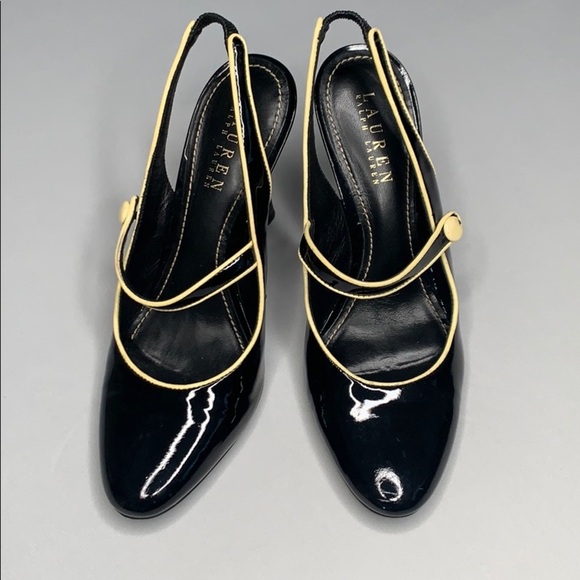 Size 6.5 patent leather shoes - Picture 1 of 5